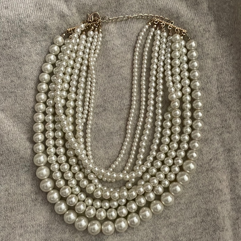 Pearl layered necklace